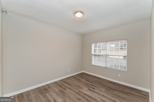 Building Photo - 1816 Creveis Rd