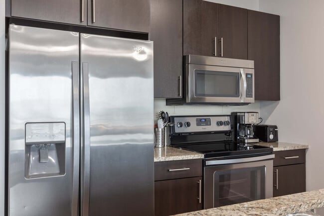 Building Photo - 100 Pier 4 Blvd.