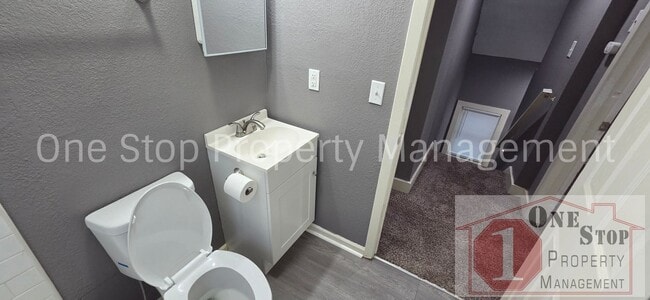 Building Photo - Spacious 2-Bedroom, 2-Bath In Kansas City!!