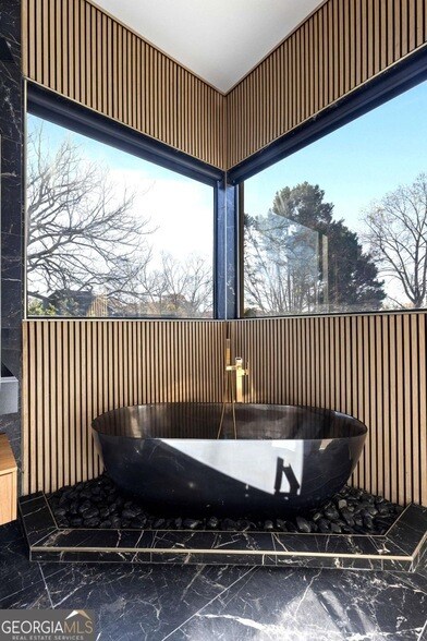 Building Photo - 3600 Lower Roswell Rd