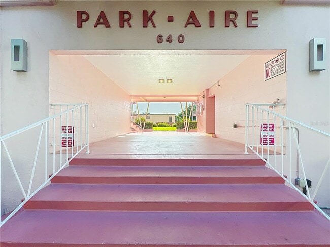 Building Photo - 640 N Park Ave