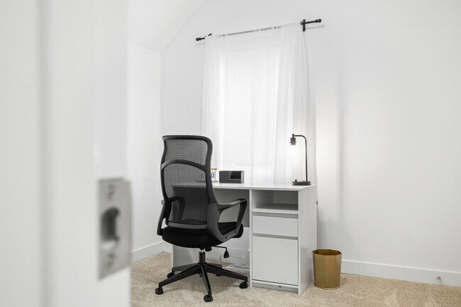 Building Photo - 1019 Central Ave