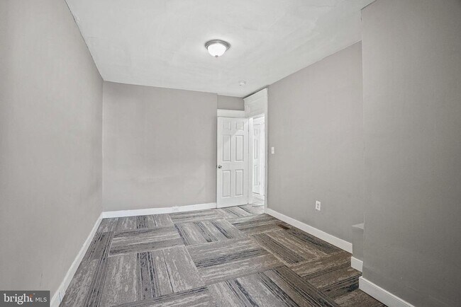 Building Photo - 207 Kennedy St NW