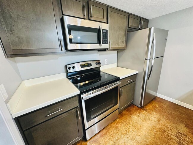 Building Photo - 3416 Willowrun Dr