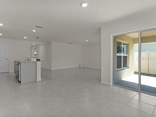 Building Photo - 8661 Triumph Cir