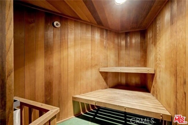 Building Photo - 2345 Roscomare Rd