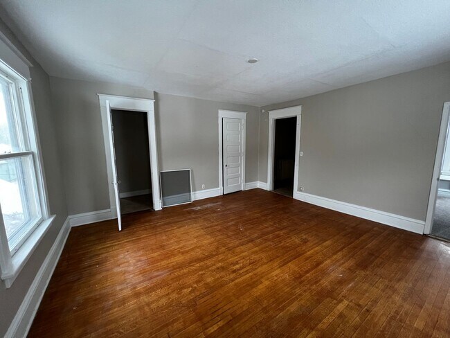 Building Photo - 914 23rd St