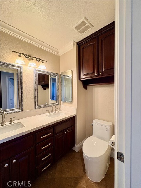 Building Photo - 2207 Autumn Ln