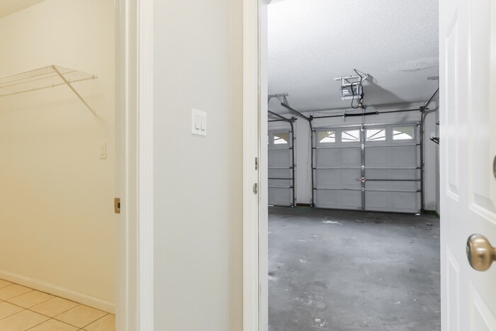 Building Photo - 210 Dogwood Pl Dr