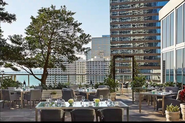 Building Photo - 485 Brickell Ave