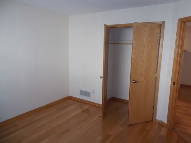 Building Photo - 1020 Stinson St