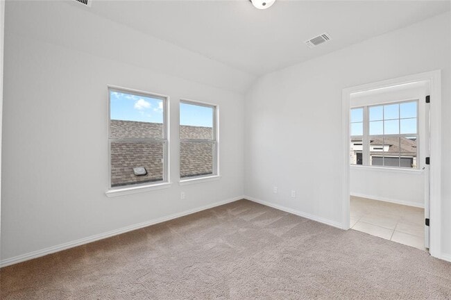 Building Photo - 303 Fawn Riv Run
