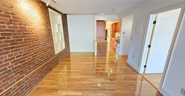 Building Photo - 88 W Cedar St