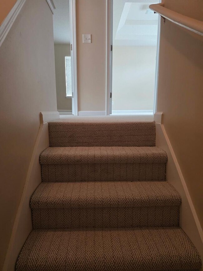 Building Photo - 215 Colser Drive