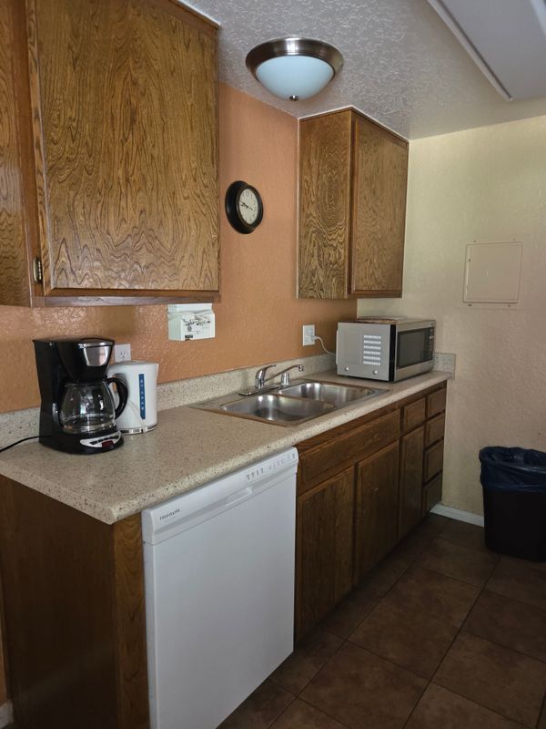 Building Photo - 112 Rockledge Ln