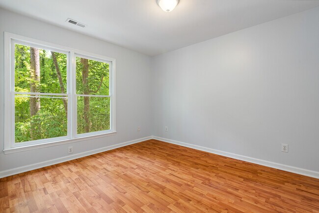 Building Photo - 1502 Hollywood St