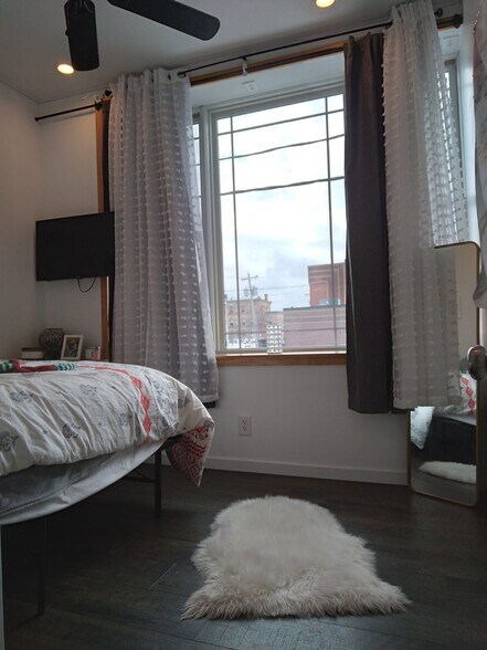 Building Photo - 37 W Bridge St