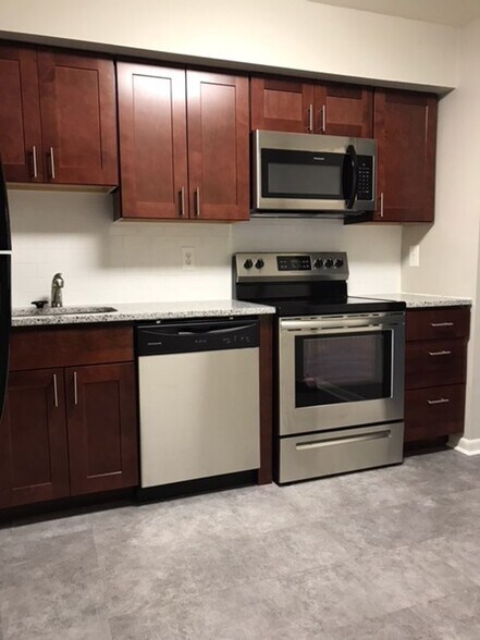 Interior Photo - Metropolitan Tareyton Estates