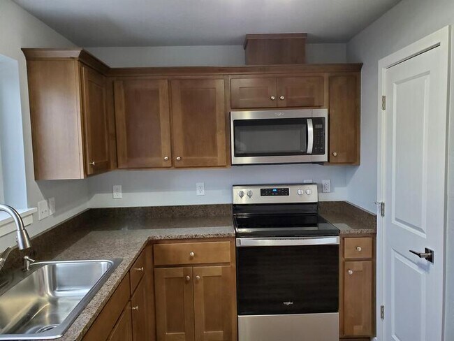 Building Photo - 220 Cheryl Ln