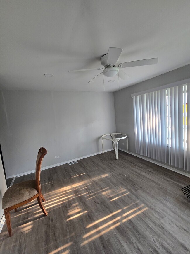Building Photo - 22221 Willow Tree Ave