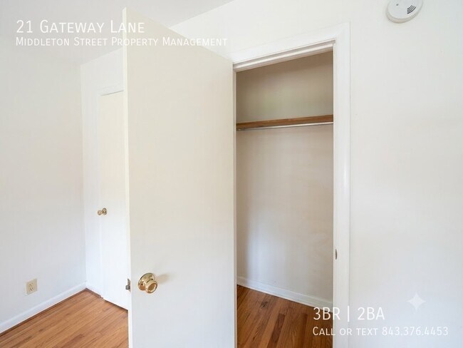 Building Photo - 21 Gateway Ln