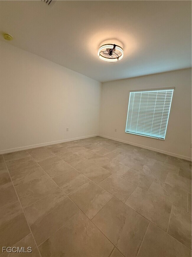 Building Photo - 3844 Treasure Oak Wy