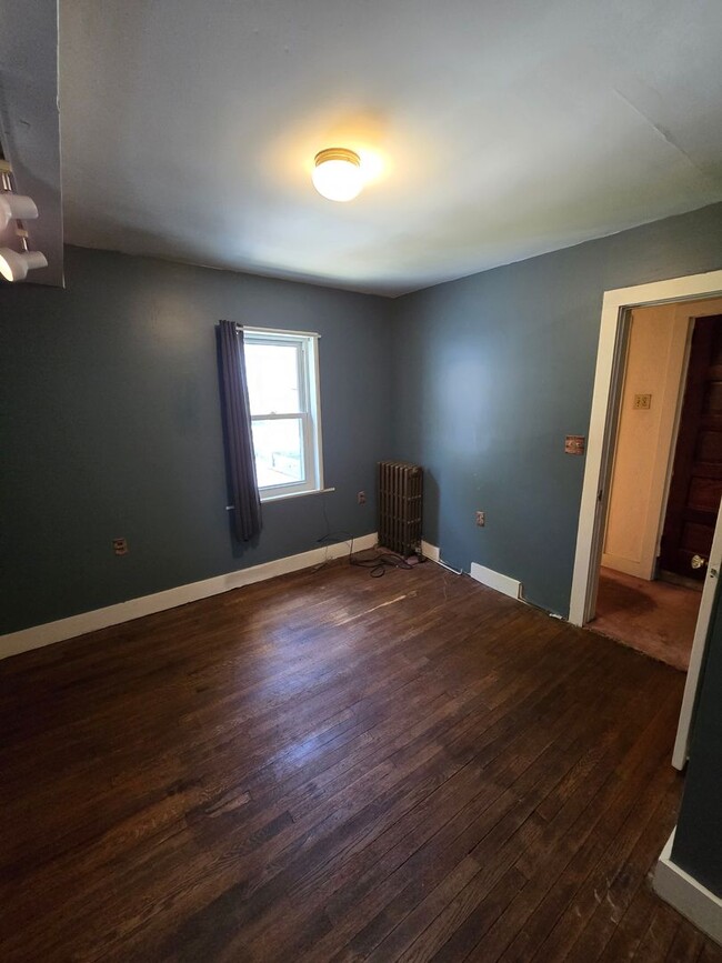 Building Photo - Squirrel Hill House for rent