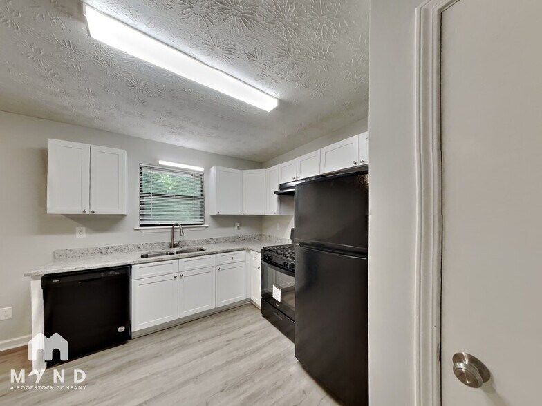 Building Photo - 2605 Winding Creek Dr