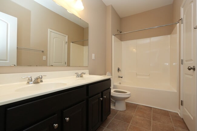 Building Photo - Spacious 5-Bedroom Home in Mooresville with Open Floor Plan & Loft!