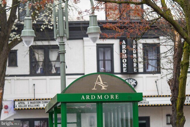 Building Photo - 22 Ardmore Ave