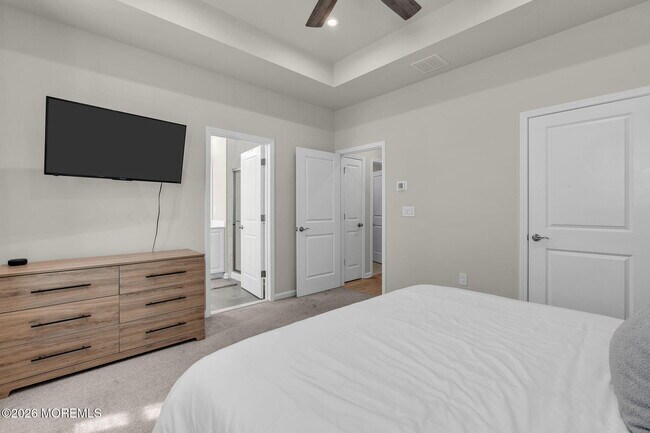 Building Photo - 22 Coburgh Dr