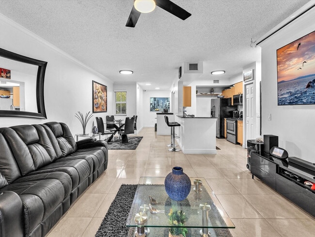 Building Photo - 2478 Centergate Dr