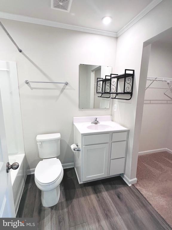 Building Photo - 303 Bait Rd