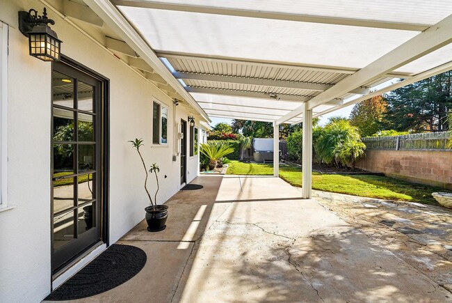 Building Photo - 6283 Guava Ave