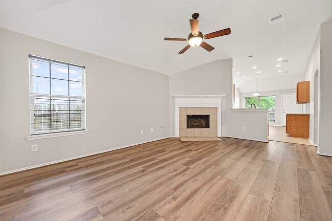 Building Photo - 18499 Sunrise Pines Dr