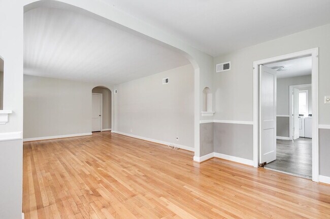 Building Photo - 6632 Three Chopt Rd
