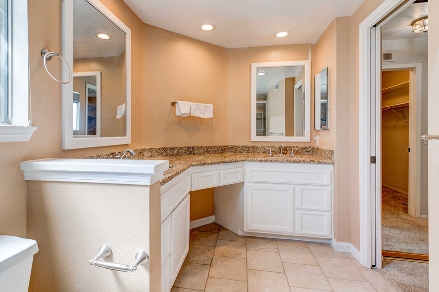 Building Photo - 12022 Falcon Crest Way