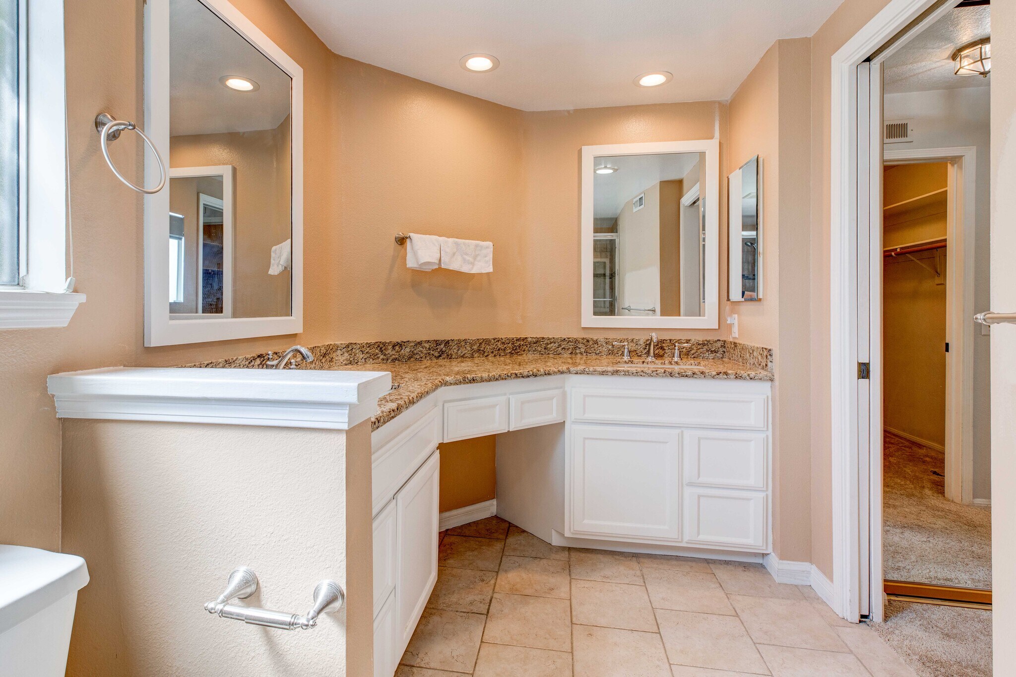 Building Photo - 12022 Falcon Crest Way