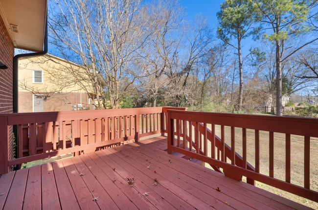 Building Photo - Charming 2-Bedroom townhome!