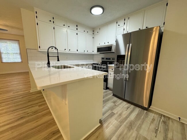 Building Photo - 8380 Lucas Creek Trl