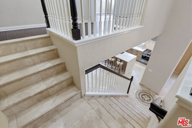 Building Photo - 5187 Knollwood Way