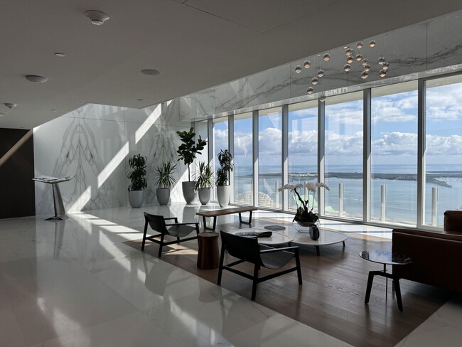 Building Photo - 300 Biscayne Blvd Way