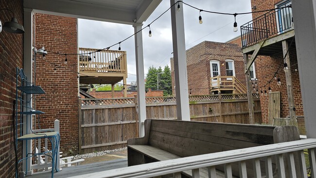 Building Photo - 2611 W Grace St