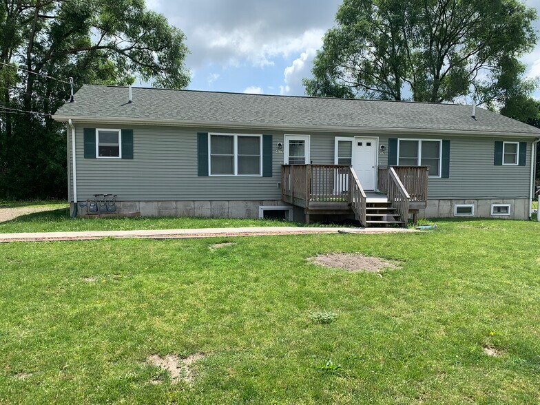 Building Photo - 4178 S Center St