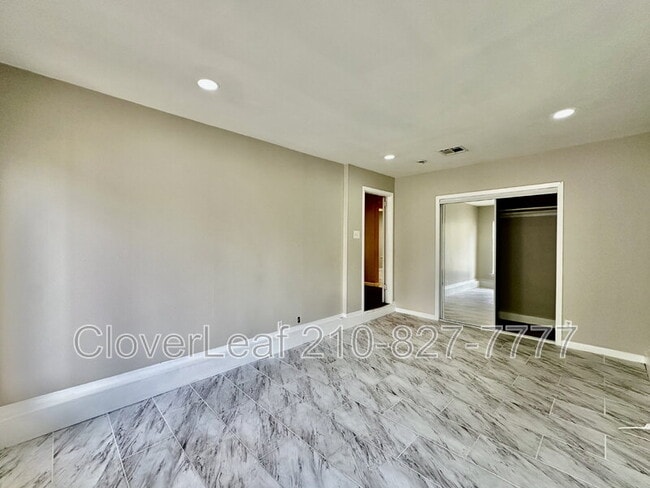Building Photo - 214 Basswood Dr