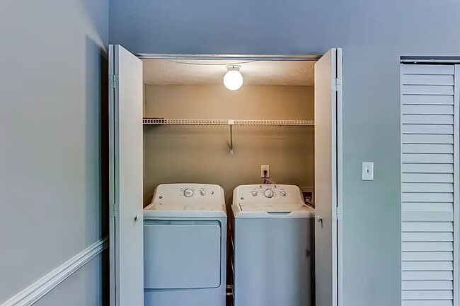 Building Photo - 3501 Creekview Pl