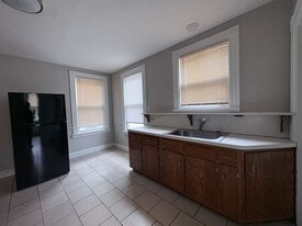 Building Photo - 271 Howard Ave