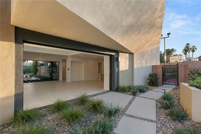 Building Photo - 7385 Heron Cyn Ct