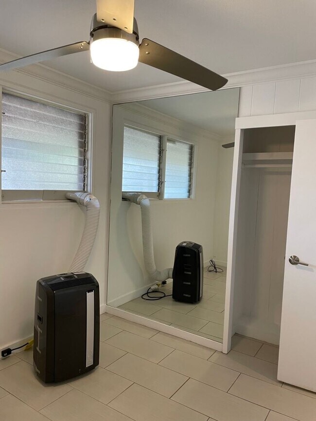 Building Photo - 2 Bedroom, 1 Bath House Across The Street ...