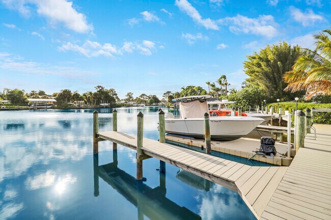 Building Photo - 964 NW Spruce Ridge Dr